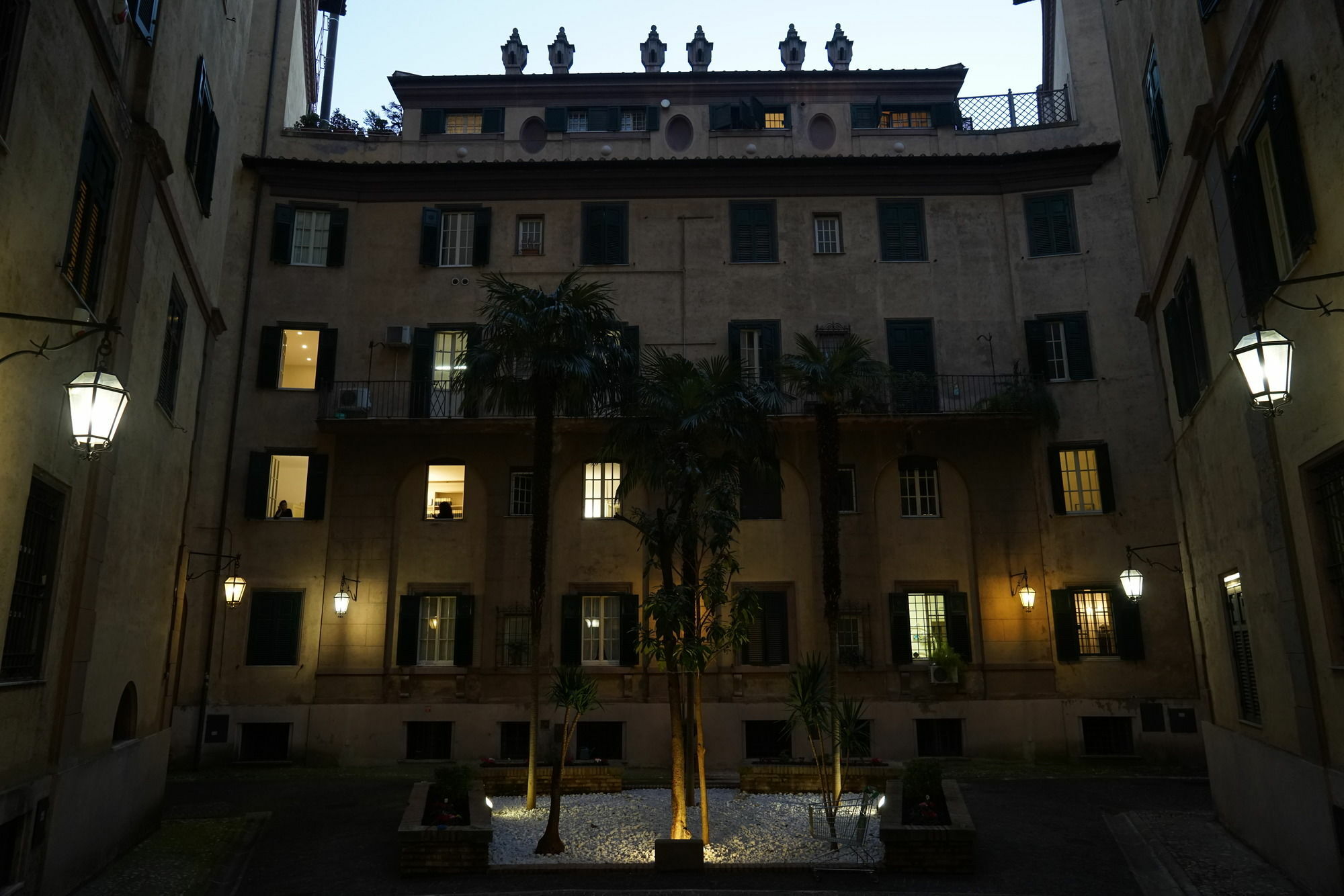 Interno4 3* Roma